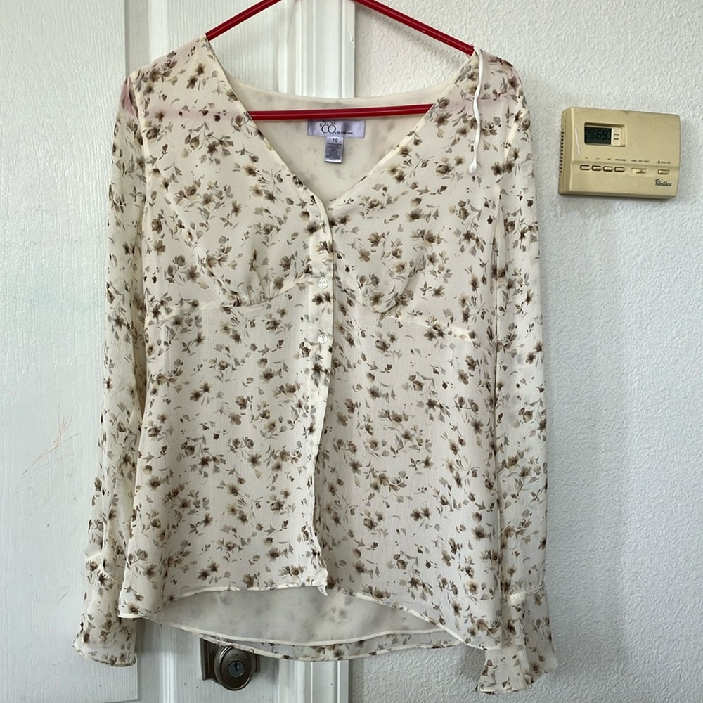 Nine & Co. Floral Fairytale Preppy Button Blouse